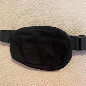 Lululemon Original  Everywhere Belt Bag